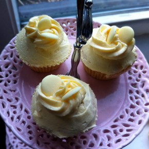 Lemon & Vanilla Cupcakes Lemon & Vanilla Cupcakes