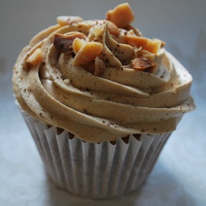 Coffee & Macadamia Cupcakes Coffee & Macadamia Cupcakes