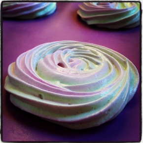 Meringue roses Meringue roses