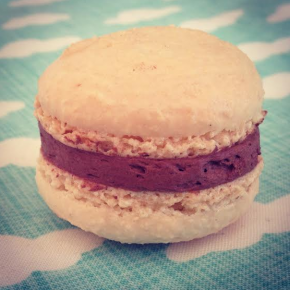 Chocolate and vanilla macarons Chocolate and vanilla macarons